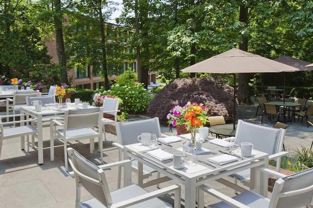 Hilton Westchester Rye Brook 3*,