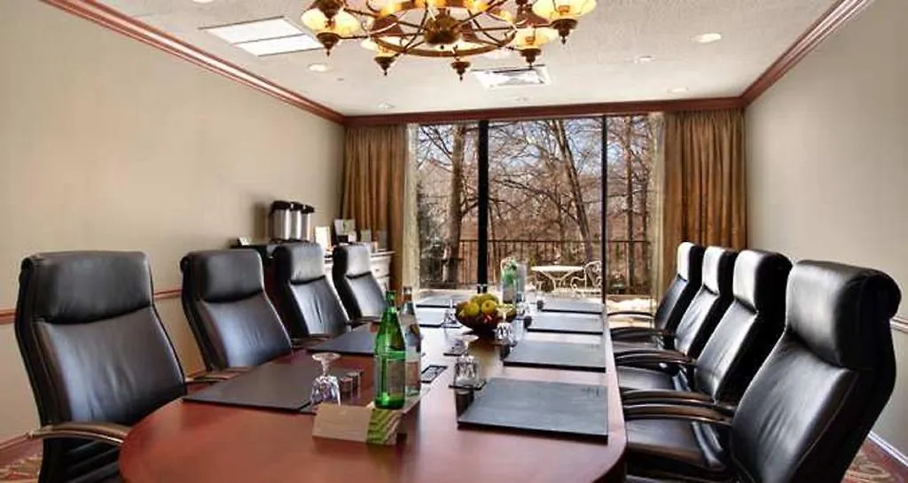 Hilton Westchester Rye Brook 3*,